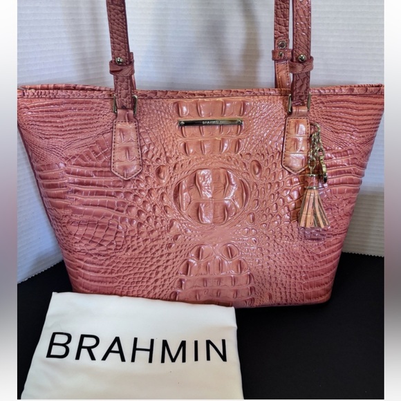 Brahmin Handbags - Brahmin Mini Asher Coral Poppy
Melbourne Leather Tote Bag Purse 🩷